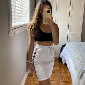 White jeans skirt from zara🤍